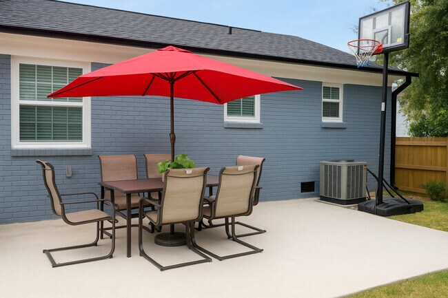 Building Photo - 445 Short Hills Dr