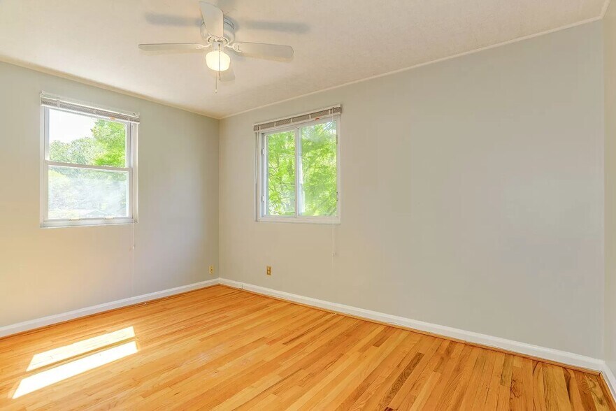 Building Photo - 3317 Glenway Dr