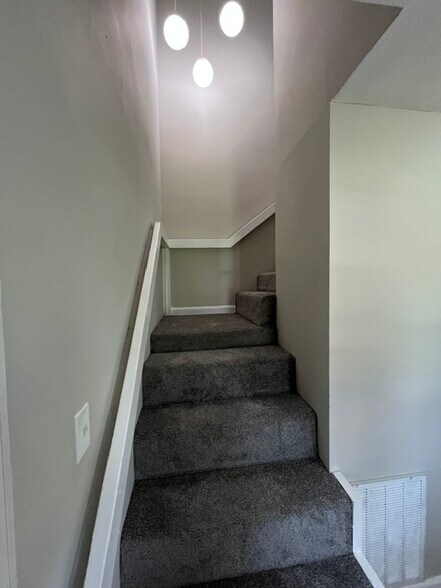 Building Photo - 2290 Friar Rd