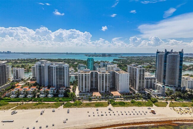 Building Photo - 6039 Collins Ave