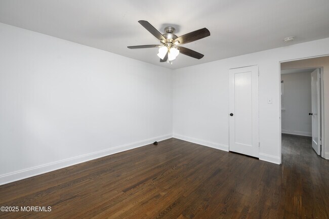 Building Photo - 158 Manor Dr