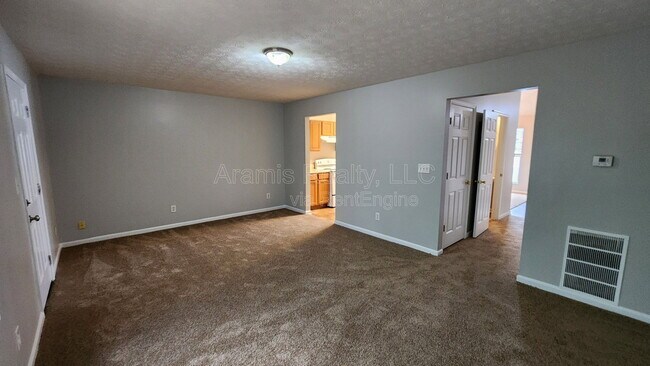 Building Photo - 5749 Strathmoor Manor Cir