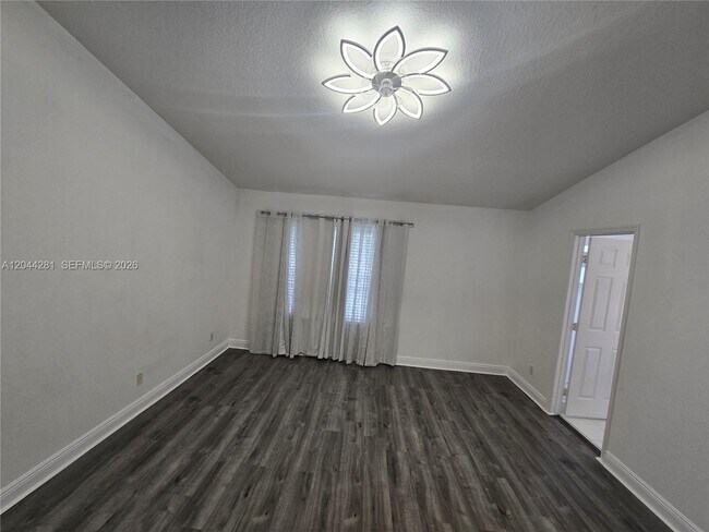 Building Photo - 9738 Darlington Pl