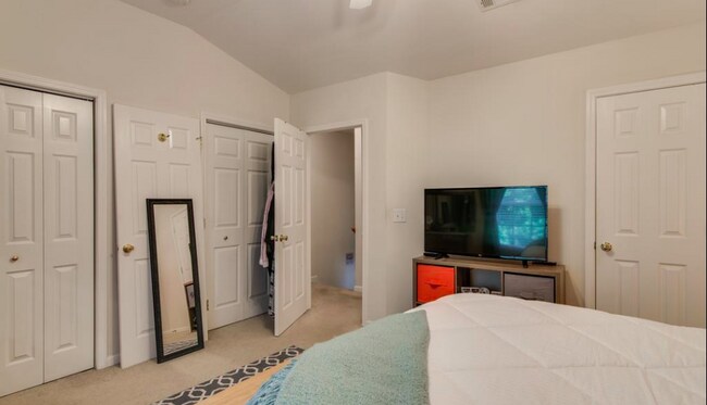 Building Photo - Coming Soon! Great Franklin Condo in Hardison Hills!