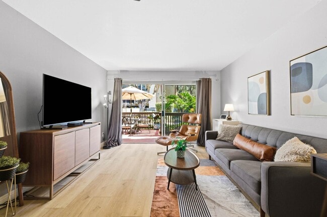 Building Photo - 6202 Friars Rd