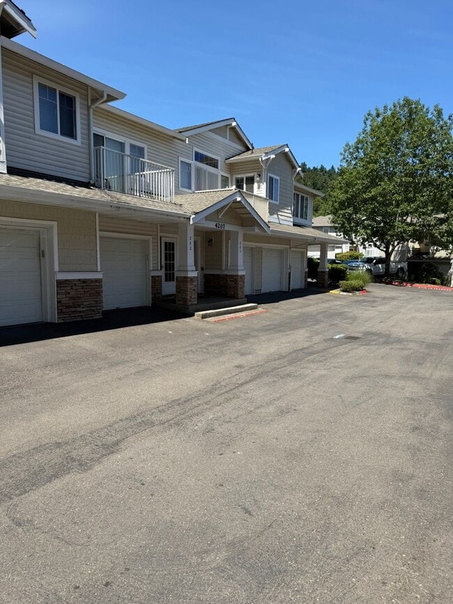 Primary Photo - 2Bd/2Ba Kent Condo