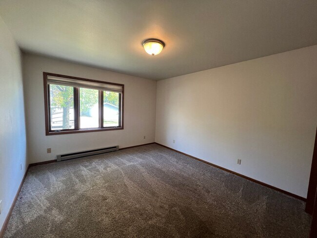 Building Photo - 632-638 S 44th Avenue