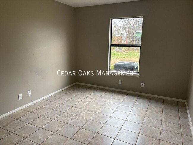 Building Photo - 2755 Alton Ave