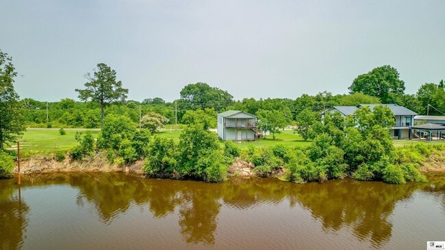 Building Photo - 2116 Bayou Darbonne Dr