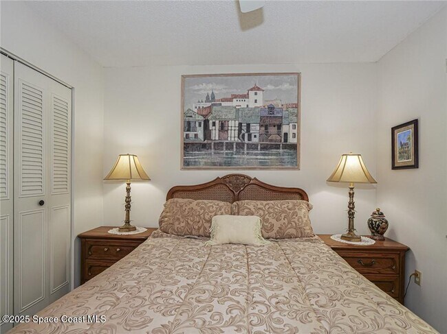 Building Photo - 1 Vista Palm Ln