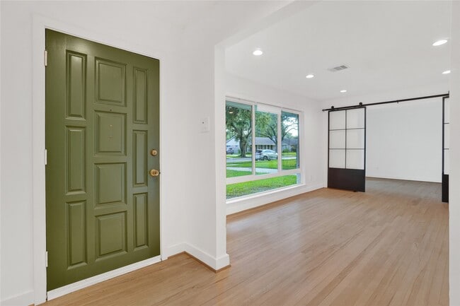 Building Photo - 5226 Kinglet St