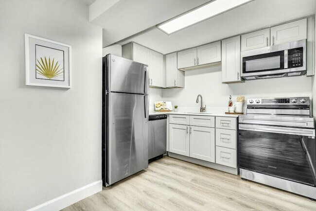 2-bedroom unit kitchen - Breakwater Apartments