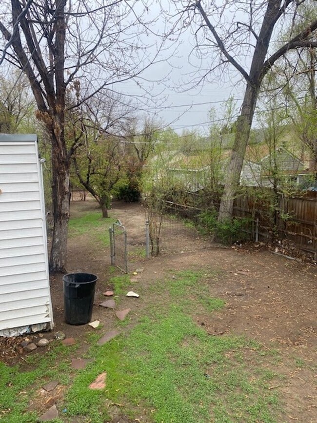 Building Photo - CHARMING 3 BED, 1 BATH HOME