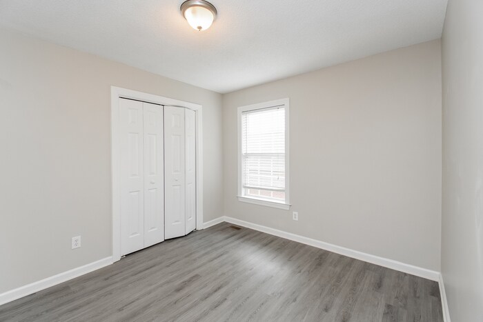 Building Photo - 220 Turtle Creek Dr
