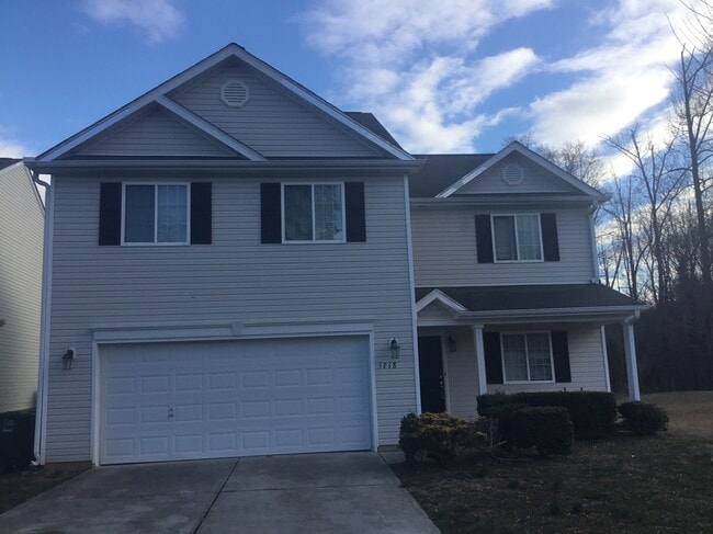 Building Photo - 5718 Hiddenlake Drive