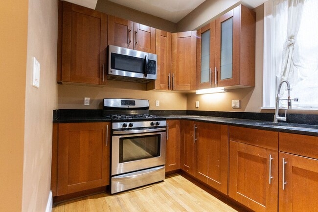 Building Photo - 1588 Beacon St