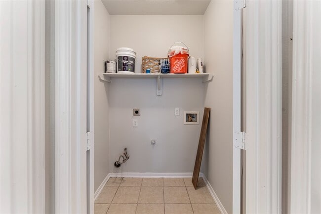 Building Photo - 21915 Sunvolt Ct