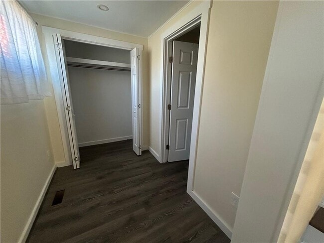 Building Photo - 39 Reynolds St