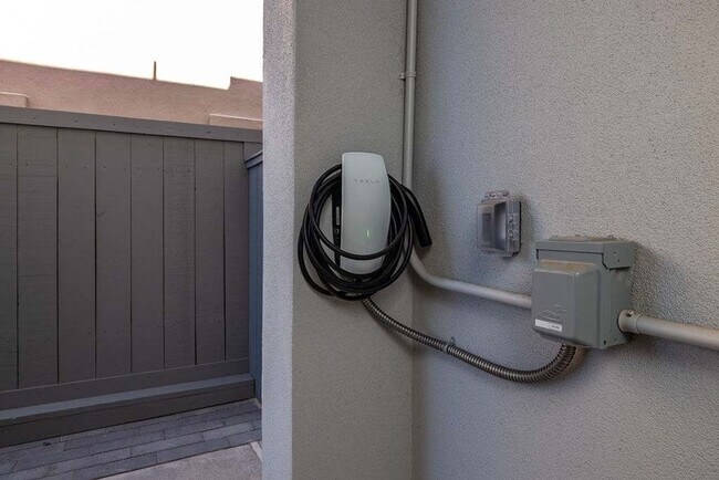 Building Photo - 3460 Carlsbad Blvd