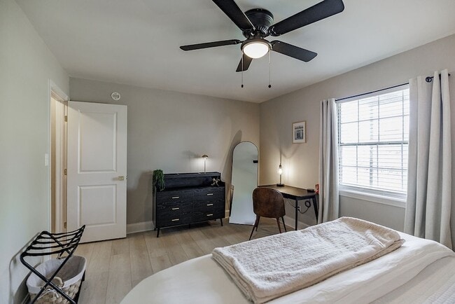 Building Photo - 2165 S Milledge Ave