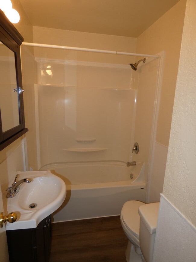 Building Photo - 822 1/2 S C Street **Upstairs Unit **