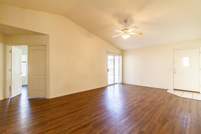 Building Photo - Lovely 3 bedroom home in great location!