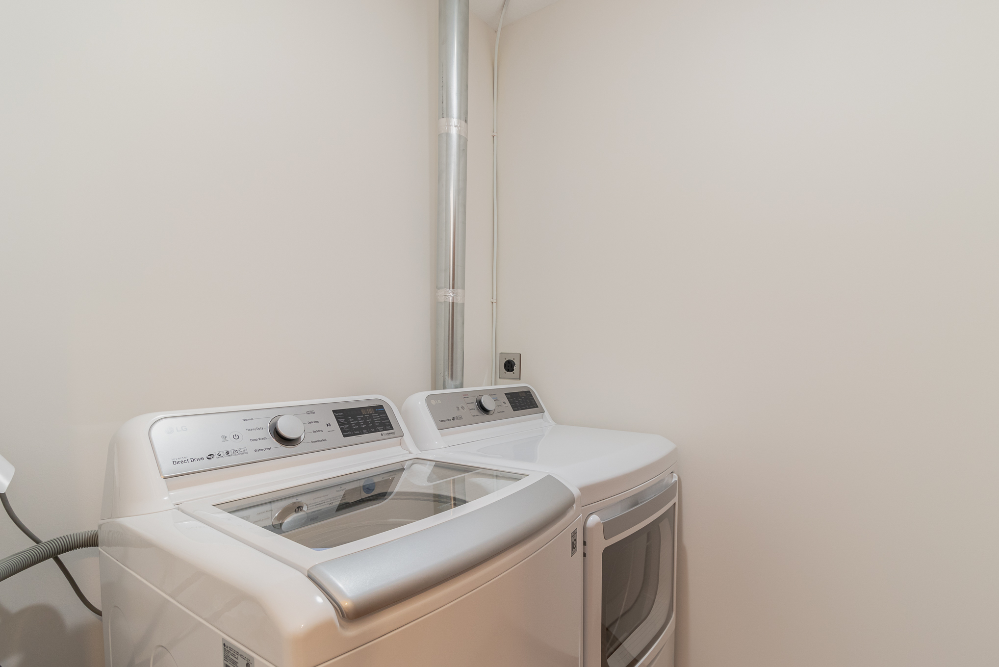 High efficiency washer and dryer - 1554 Lincoln Park Dr