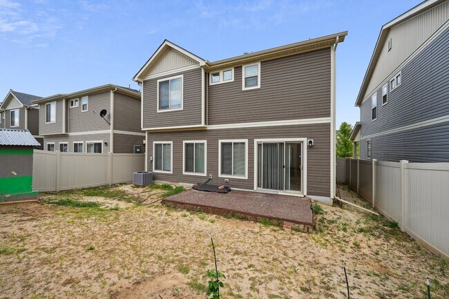 Building Photo - 3 Bedroom Single Family in Denver