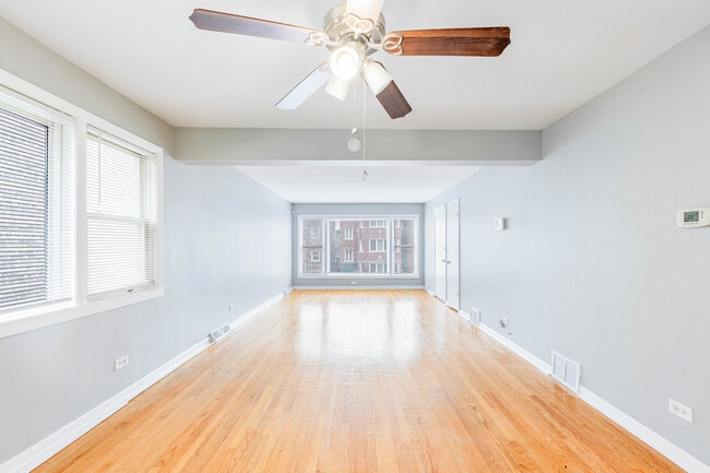 Building Photo - 7637 S Essex Ave