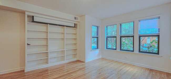 Building Photo - 832 Seward St