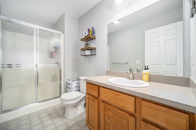 Building Photo - 150 Burwyck Park Dr