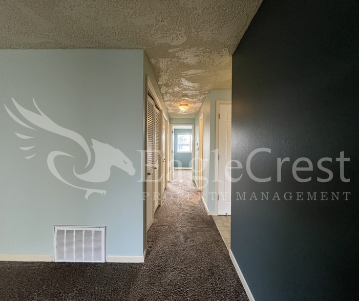 Building Photo - Availability at the Vineyards! 2 Bedroom 2 Bath ~ 2nd Floor Apartment **$200.00 Off 2nd Months Re...