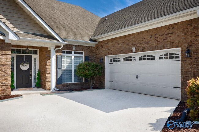 Building Photo - 108 Blackwood Dr NW