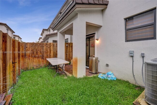 Building Photo - 250 SW 159th Ct