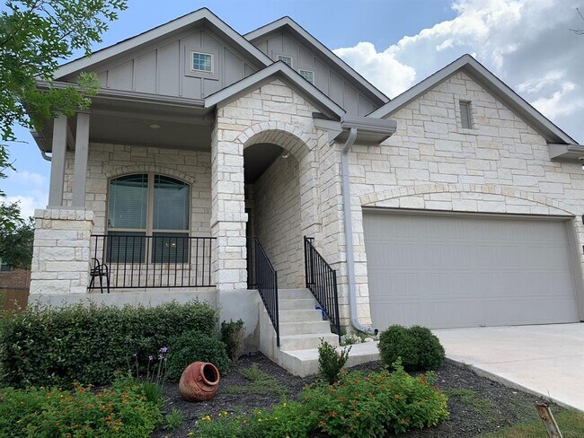 Building Photo - 421 Fair Oaks Dr