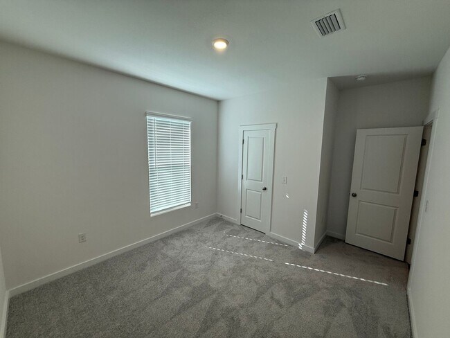 Building Photo - Free Wi-Fi for the first year! 4 Bed/2 Bat...