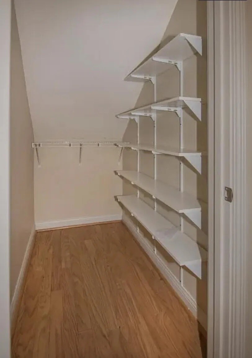 Building Photo - 214 Stetson St