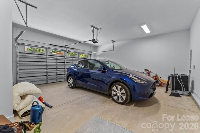 Building Photo - 129 Greens Rd