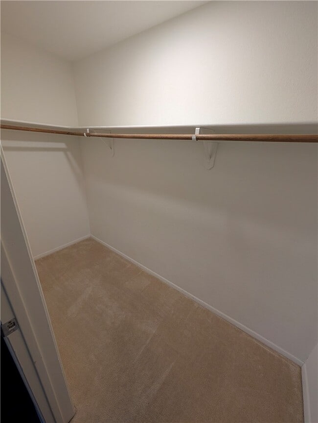 Building Photo - 1715 Encino Ave