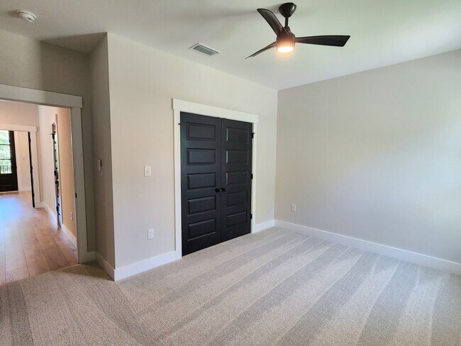 Building Photo - Stunning new executive home in Gulf Shores!