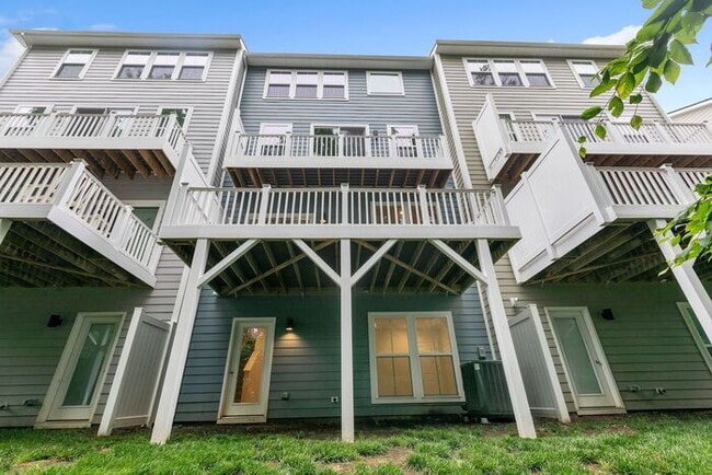 Building Photo - 9582 Killenney Pl