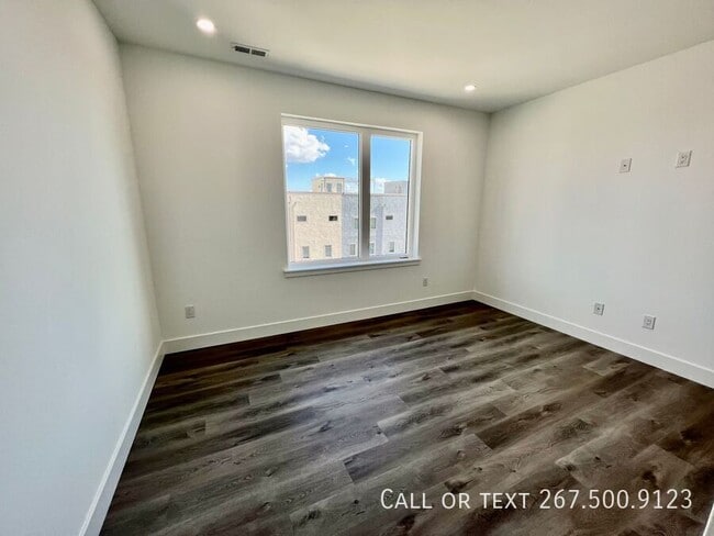 Building Photo - 1843 Hartranft St