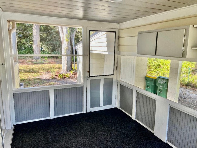 Building Photo - 604 N Kentucky Ave