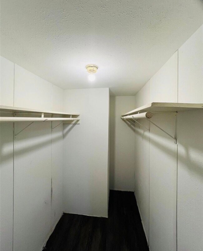 Building Photo - 33323 Falcon Spring St