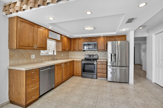 Building Photo - 5514 SW 44th Terrace