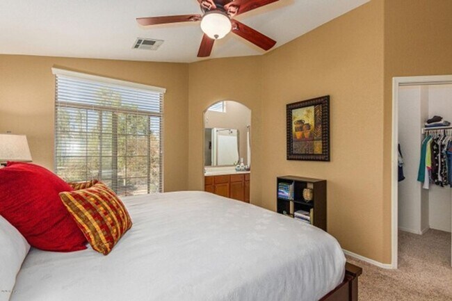 Building Photo - 2 Bedroom, 2.5 Bath Townhome Available NOW!