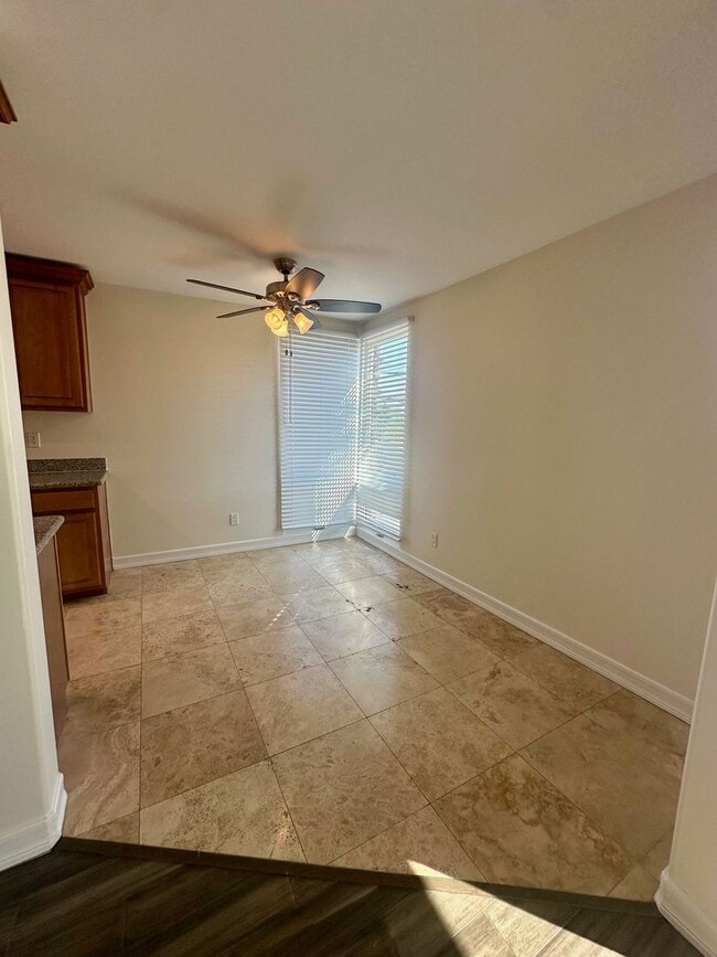 Building Photo - North Park 2bed/2bath with parking