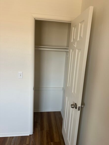 Building Photo - 8140 Spur Ct