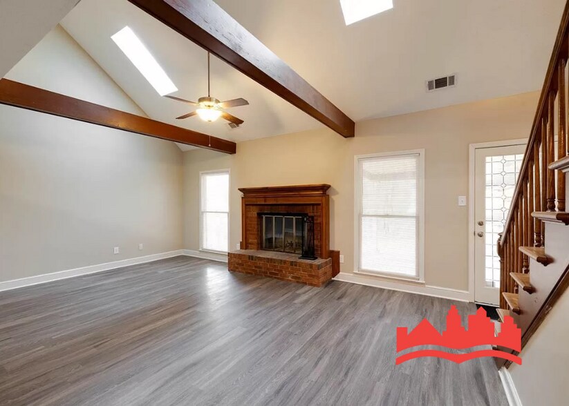Building Photo - Full Month Rent Credit!! Welcome to 8534 B...