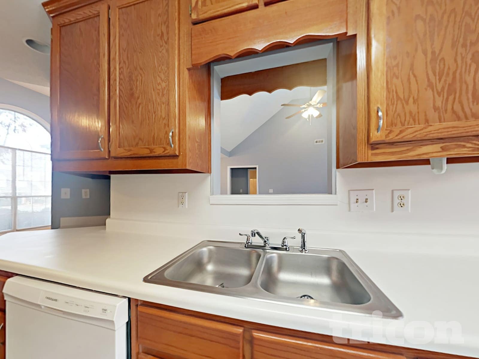 Building Photo - 608 Waterford Ln